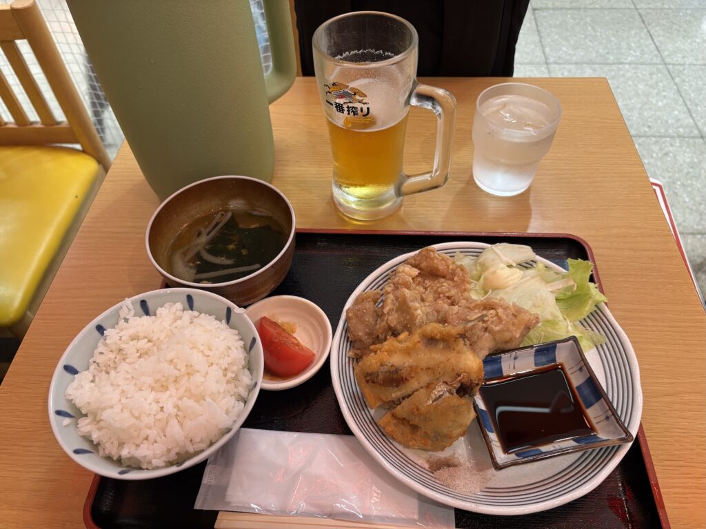 あじフライ定食と生中