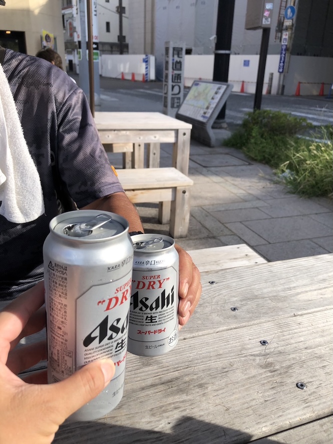 戦い抜いた至福の乾杯