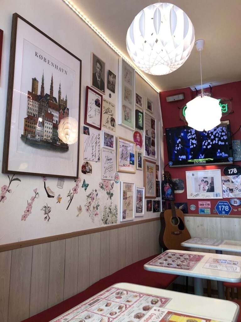 店内もデンマーク感が溢れています