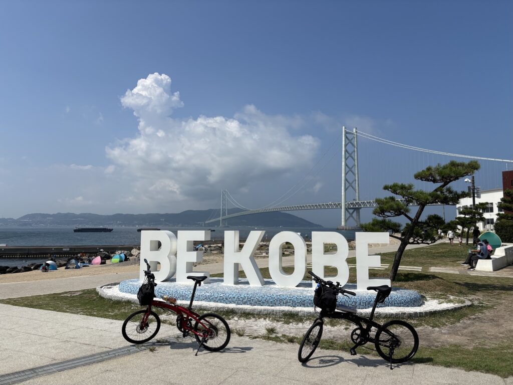 明石海峡大橋とモニュメント